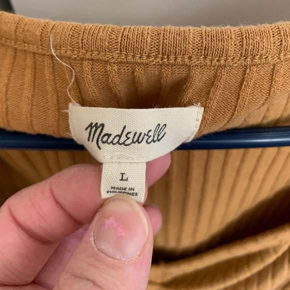 Madewell ribbed tee in burnt orange/mustard yellow in size large - Picture 2 of 2
